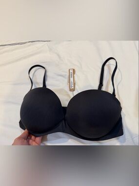 Skims ultimate push up strapless bra black 32D (Comes with straps)